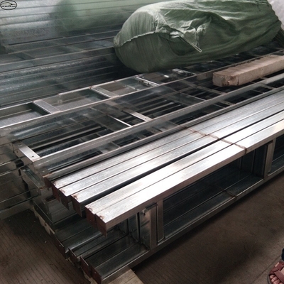 ขนาดภายนอก 7x5.45x3.35m รถสเปรย์ Booth baking oven CE ยอมรับสําหรับห้องสีรถยนต์