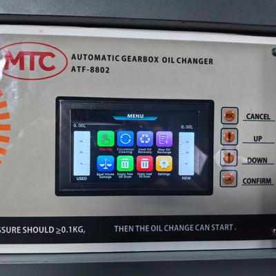 เครื่องเปลี่ยนถ่ายและทำความสะอาดน้ำมันเกียร์อัตโนมัติสำหรับรถยนต์แบบอัตโนมัติเต็มรูปแบบ